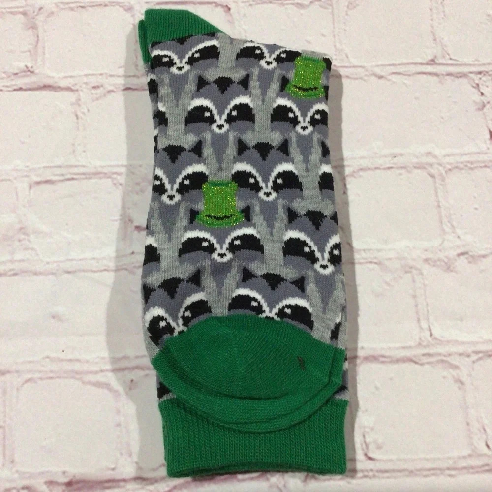 St. Patrick’s Day Raccoon Sparkly Leprechaun Hat Crew Socks - NWT - Picture 2 of 3